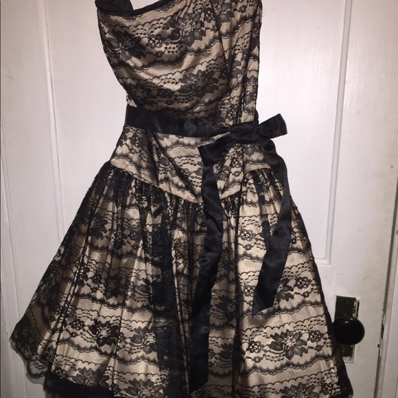 Formal dress- prom - Picture 2 of 6